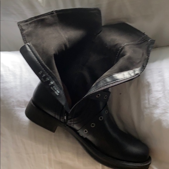 Women’s size 9 Black Boots 🖤 - Picture 3 of 6